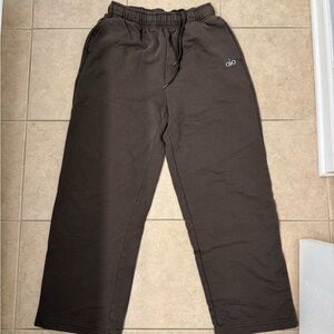 ALO Accolade Straight Leg Sweatpants